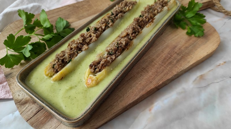 White asparagus stuffed with mushrooms-rootsandcook