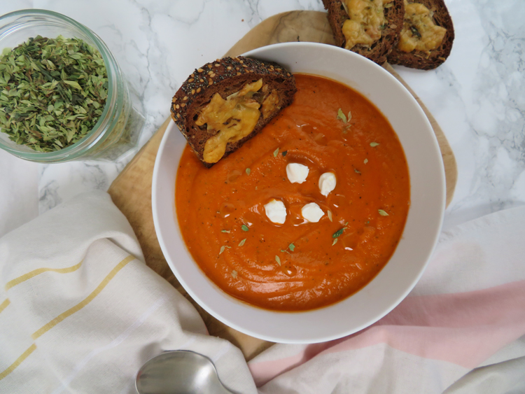 Creamy Roasted Tomato Carrot Soup