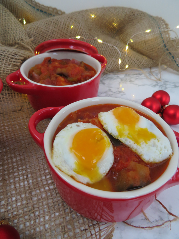 Pisto con bacalao y huevos de codorniz