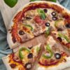 Masa de pizza con cerveza - video receta-rootsandcook