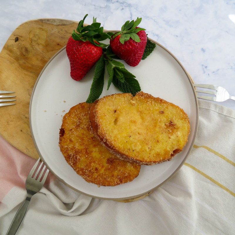 emplatados de torrijas clásicas de azúcar y canela