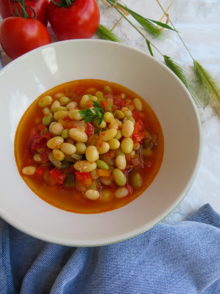 Stewed pochas with vegetables