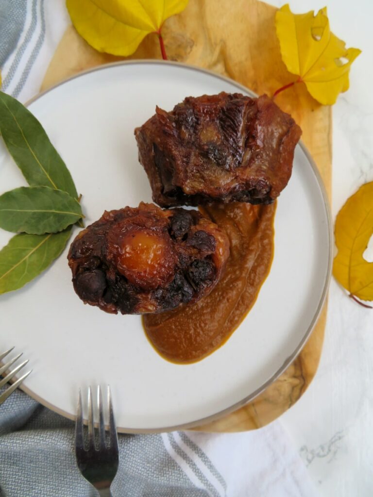 Slow cooker oxtail stew with port wine