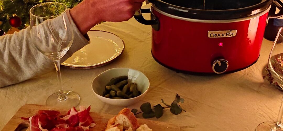 slow-cooker-cheese-fondue-rootsandcook