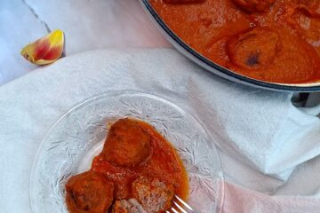 Spanish meatballs - the classic recipe-rootsandcook