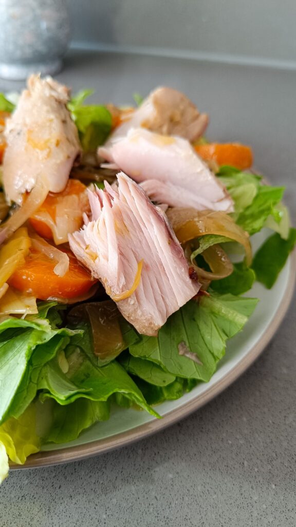 ensalada de bonito en escabeche en olla lenta-rootsandcook