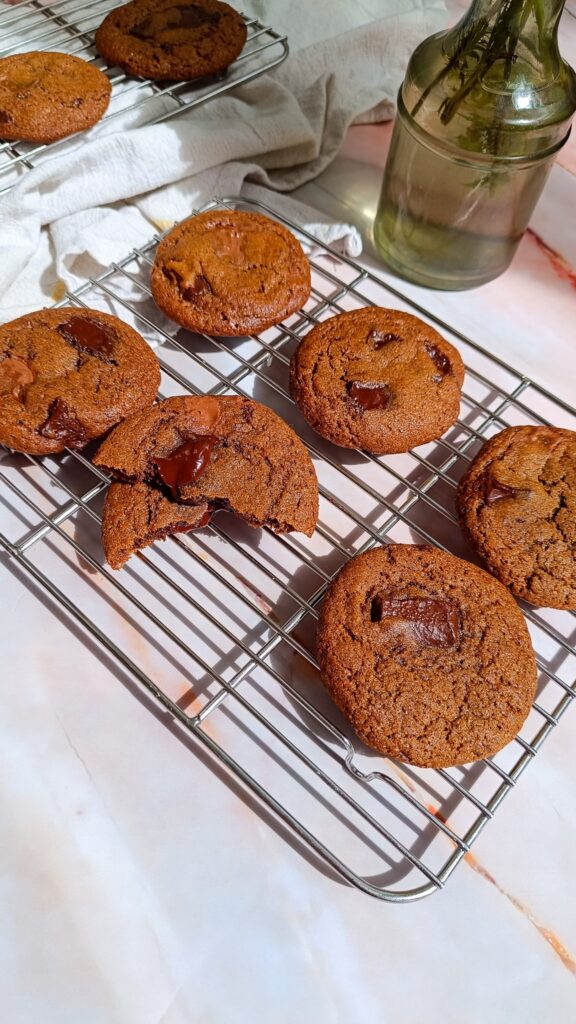 galletas de chocolate y café-chewy chocolate-espresso cookies-rootsandcook