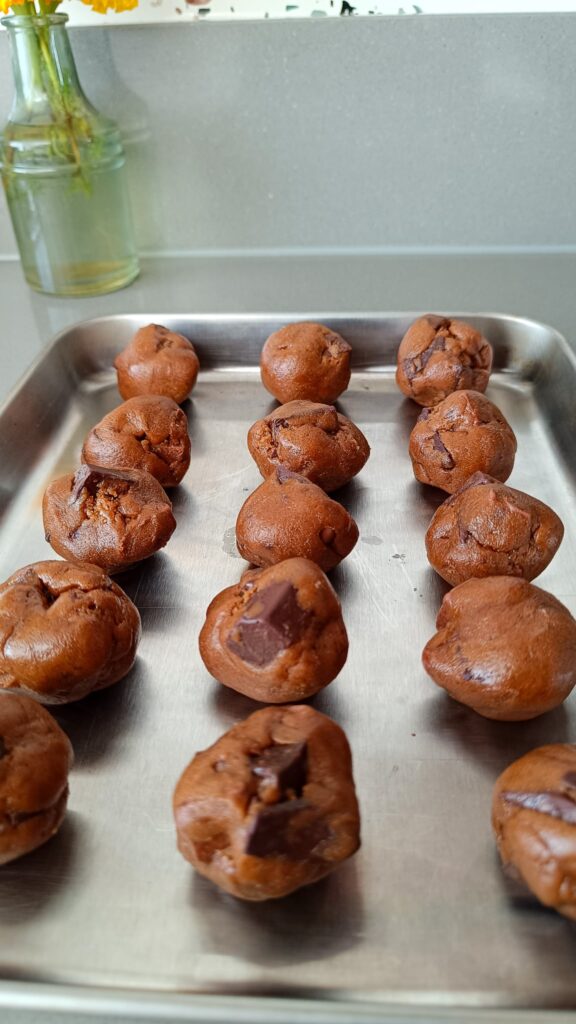 galletas de chocolate y café-chewy chocolate-espresso cookies-rootsandcook