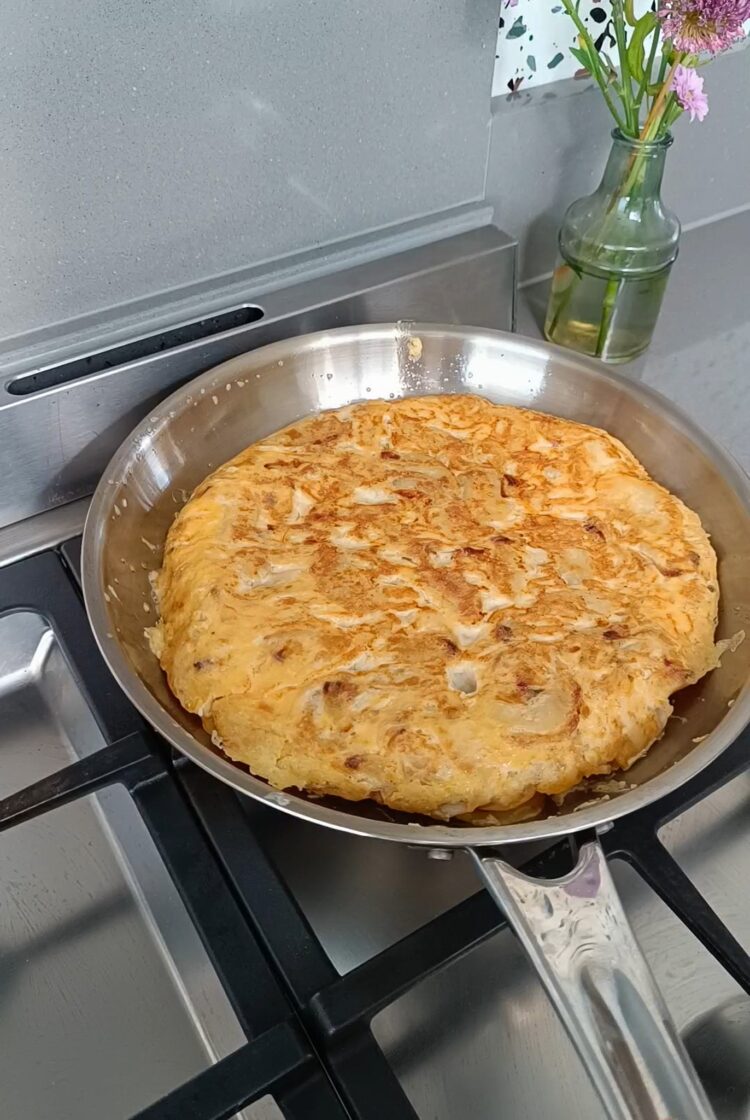 Spanish omelette - Tortillas de patatas-rootsnadcook-1